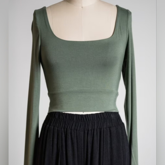 Sozy Tops - Sozy Brooklyn Green Long Sleeve Crop Top - M